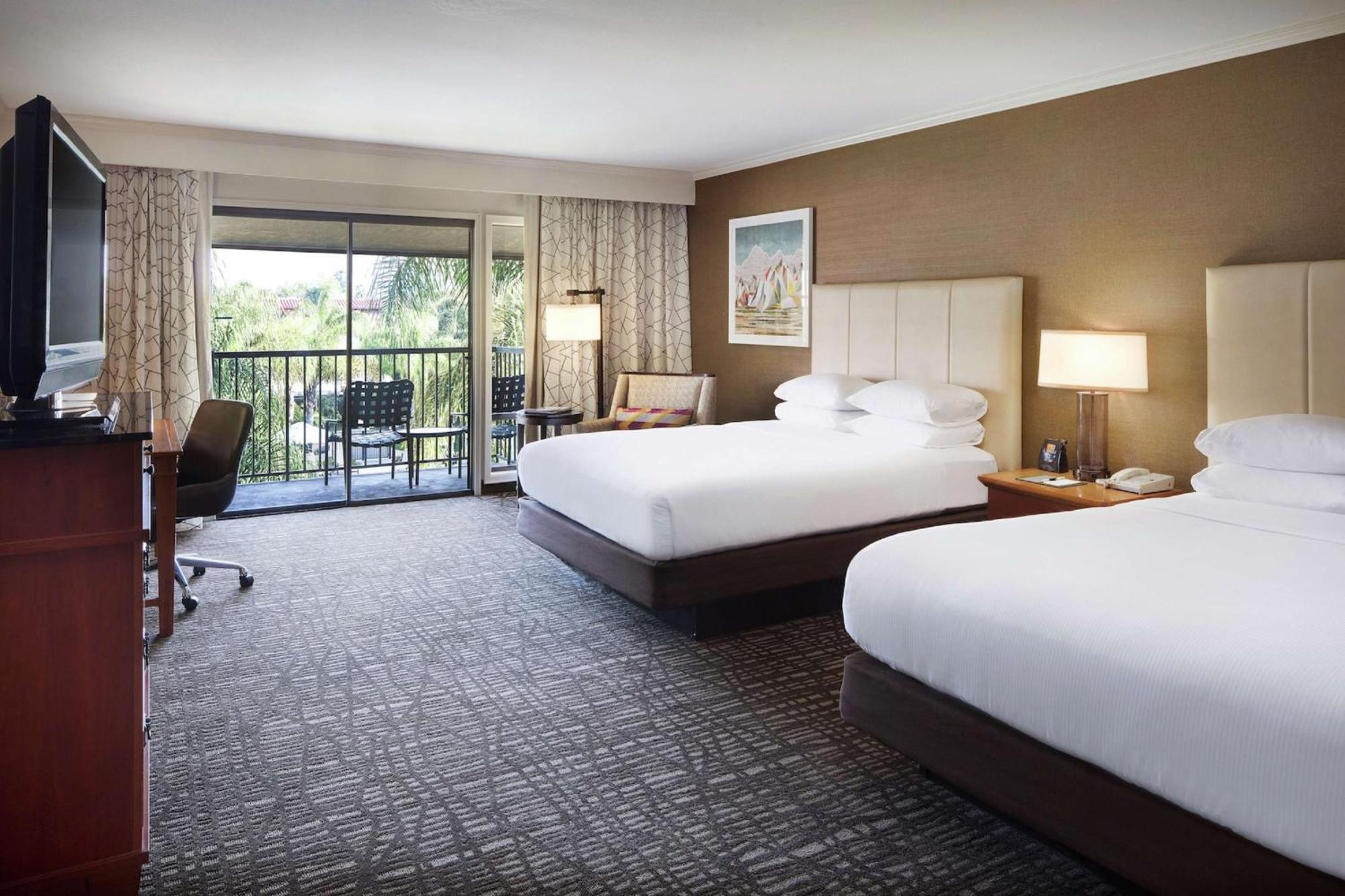 Отель Doubletree By Hilton Ontario Airport Экстерьер фото