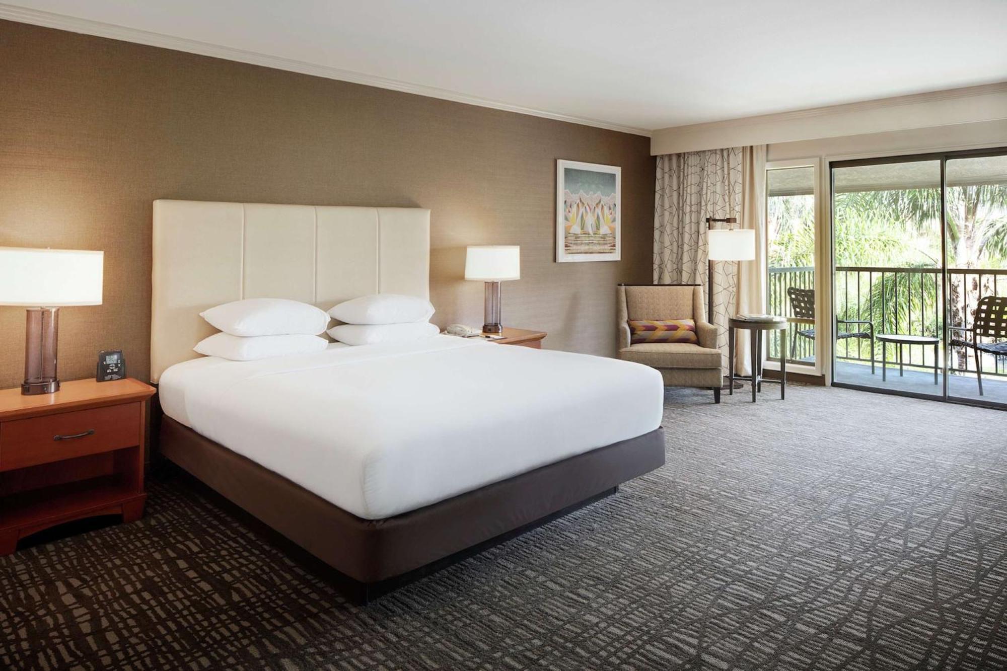 Отель Doubletree By Hilton Ontario Airport Экстерьер фото
